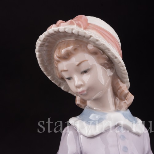 Фарфоровая фигурка Девочка с куклой в коляске, Lladro, Испания, 1978 год.