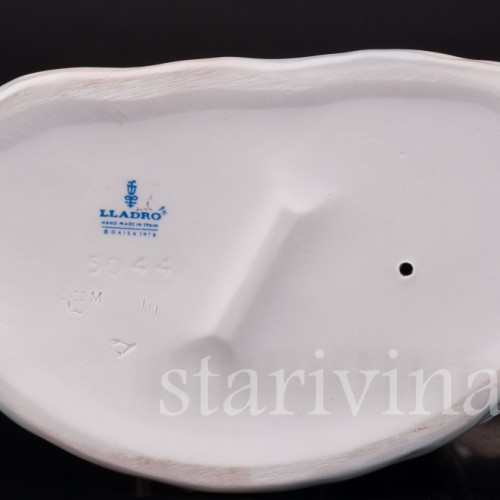 Фарфоровая фигурка Девочка с куклой в коляске, Lladro, Испания, 1978 год.