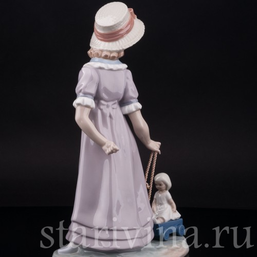 Фарфоровая фигурка Девочка с куклой в коляске, Lladro, Испания, 1978 год.