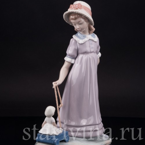 Фарфоровая фигурка Девочка с куклой в коляске, Lladro, Испания, 1978 год.