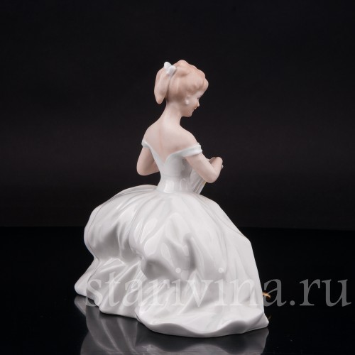 Фарфоровая фигурка Девушка с веером, Wallendorf, Германия, 1960 гг.