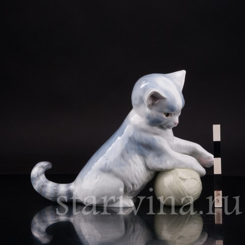 Фарфоровая фигурка Котёнок с клубком, Karl Ens, Германия, 1930-40 гг.