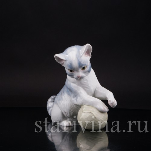 Фарфоровая фигурка Котёнок с клубком, Karl Ens, Германия, 1930-40 гг.