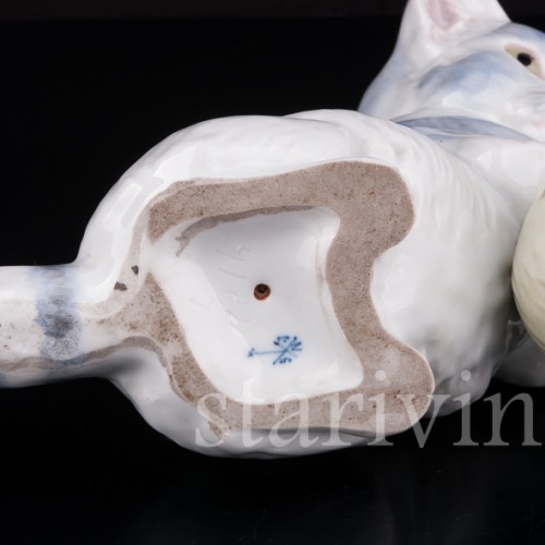 Фарфоровая фигурка Котёнок с клубком, Karl Ens, Германия, 1930-40 гг.