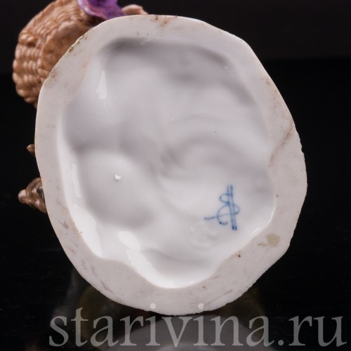 Фарфоровая статуэтка Уличная торговка, Richard Eckert & Co, Германия, кон. 19 в.