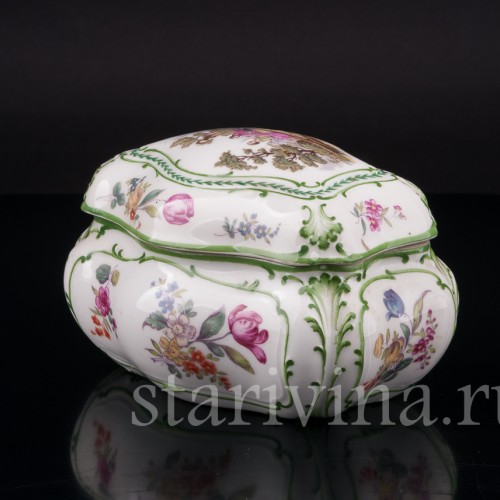 Фарфоровая шкатулка Галантная пара в парке, Германия, кон. 19 - нач. 20 вв.