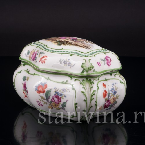 Фарфоровая шкатулка Галантная пара в парке, Германия, кон. 19 - нач. 20 вв.