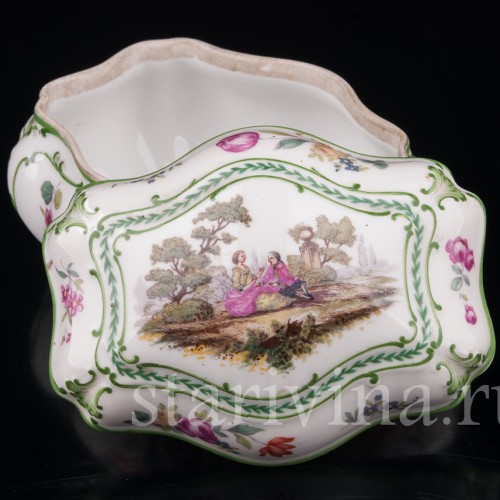 Фарфоровая шкатулка Галантная пара в парке, Германия, кон. 19 - нач. 20 вв.