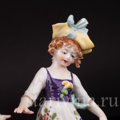 Фигурка из фарфора Дети на прогулке Volkstedt, Германия, вт. пол. 20 в.