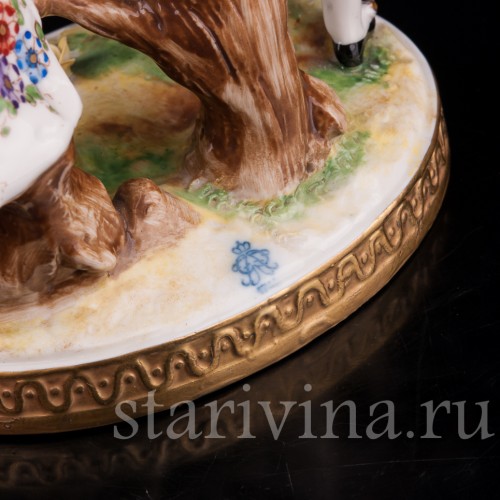 Фигурка из фарфора Дети на прогулке Volkstedt, Германия, вт. пол. 20 в.