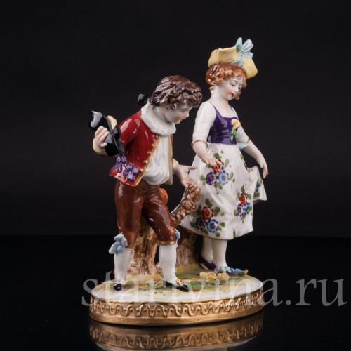 Фигурка из фарфора Дети на прогулке Volkstedt, Германия, вт. пол. 20 в.