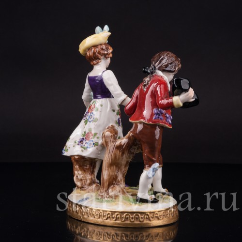 Фигурка из фарфора Дети на прогулке Volkstedt, Германия, вт. пол. 20 в.