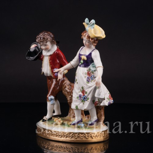 Фигурка из фарфора Дети на прогулке Volkstedt, Германия, вт. пол. 20 в.