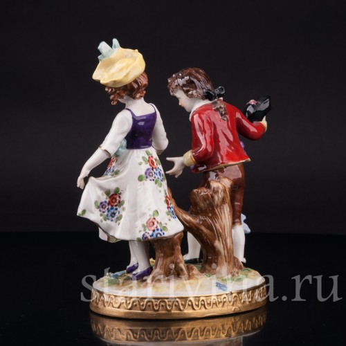 Фигурка из фарфора Дети на прогулке Volkstedt, Германия, вт. пол. 20 в.