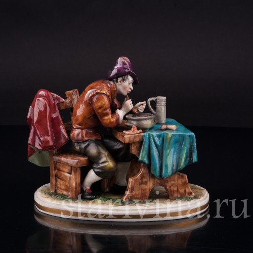 Фарфоровая статуэтка В трактире, Дрезден, Германия, нач. 20 в.