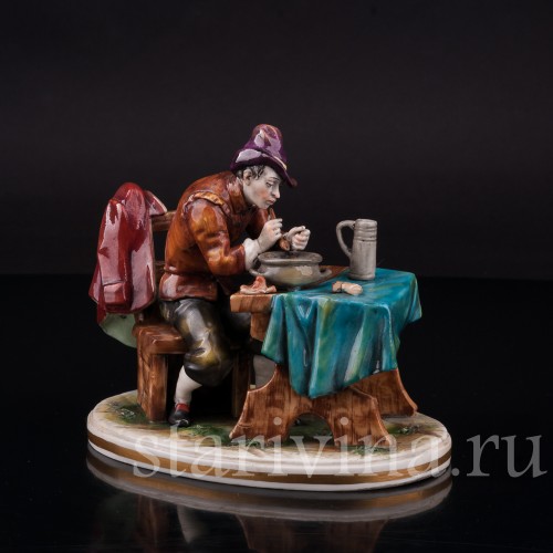 Фарфоровая статуэтка В трактире, Дрезден, Германия, нач. 20 в.