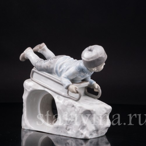 Фарфоровые часы С горки на санках, Heubach, Германия, нач. 20 в.