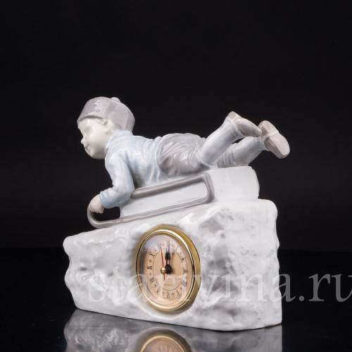 Фарфоровые часы С горки на санках, Heubach, Германия, нач. 20 в.