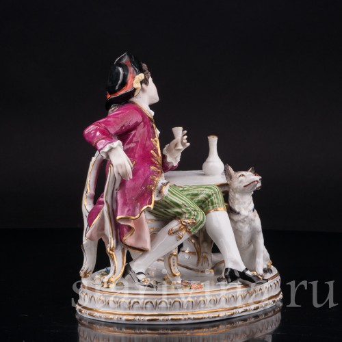 Фарфоровая композиция Кавалер с собакой за столом, Carl Thieme, Германия, кон. 19 в.