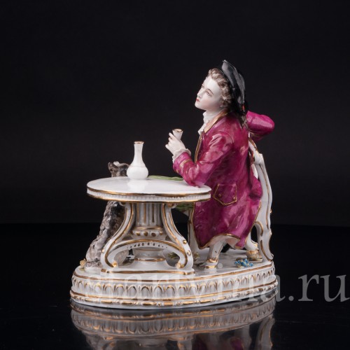 Фарфоровая композиция Кавалер с собакой за столом, Carl Thieme, Германия, кон. 19 в.