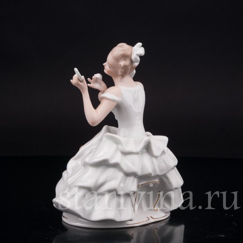 Фарфоровая фигурка Девушка с зеркалом, Wallendorf, Германия, 1960 гг.