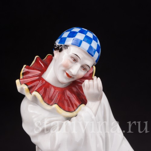 Фарфоровая статуэтка Пьеро с гитарой, Muller & Co, Германия, нач. 20 в.