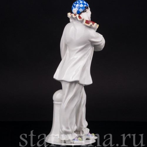 Фарфоровая статуэтка Пьеро с гитарой, Muller & Co, Германия, нач. 20 в.