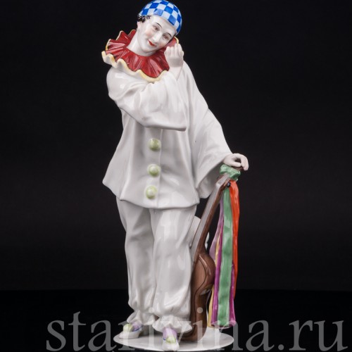 Фарфоровая статуэтка Пьеро с гитарой, Muller & Co, Германия, нач. 20 в.