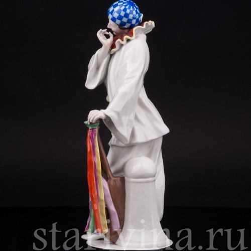 Фарфоровая статуэтка Пьеро с гитарой, Muller & Co, Германия, нач. 20 в.