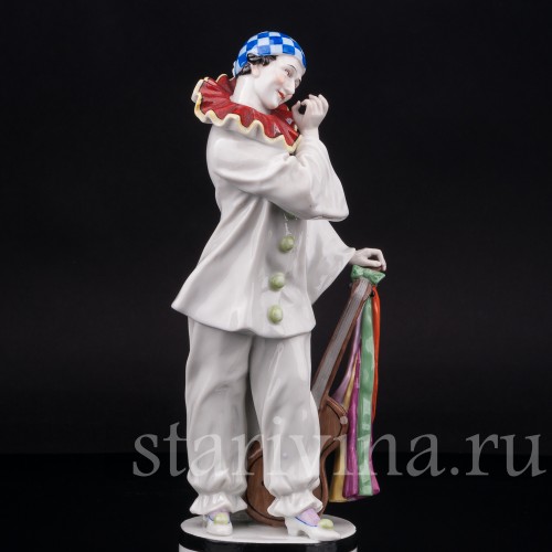 Фарфоровая статуэтка Пьеро с гитарой, Muller & Co, Германия, нач. 20 в.