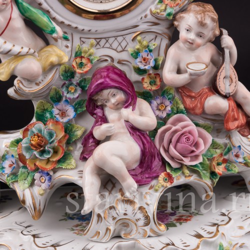 Фарфоровые Часы на постаменте с фигурками путти, Sitzendorf, Германия, вт. пол. 20 в.