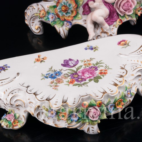 Фарфоровые Часы на постаменте с фигурками путти, Sitzendorf, Германия, вт. пол. 20 в.