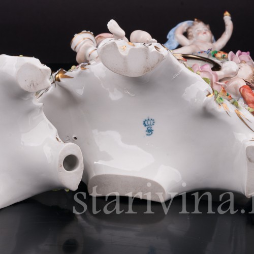 Фарфоровые Часы на постаменте с фигурками путти, Sitzendorf, Германия, вт. пол. 20 в.