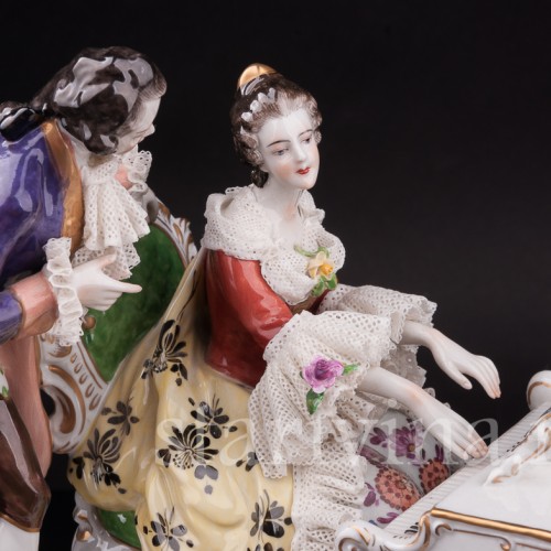 Фарфоровая композиция Пара у рояля, кружевная, Volkstedt, Германия, после 1935 г.
