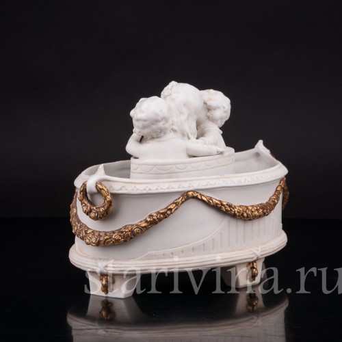 Фарфоровая Ароматница с путти, E. A. Muller, Германия, 1890-1927 гг.