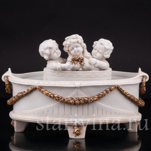 Фарфоровая Ароматница с путти, E. A. Muller, Германия, 1890-1927 гг.