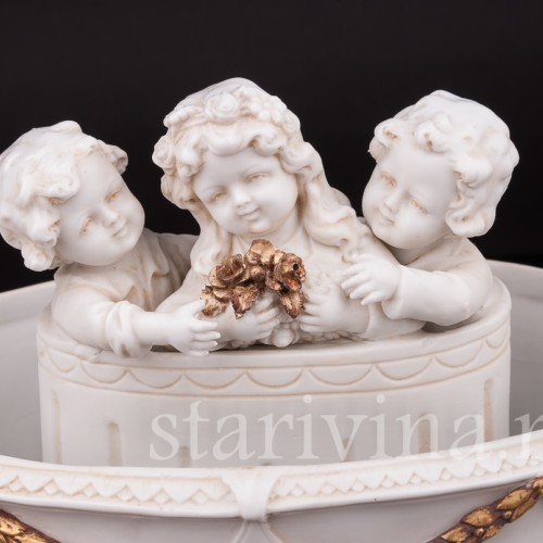 Фарфоровая Ароматница с путти, E. A. Muller, Германия, 1890-1927 гг.