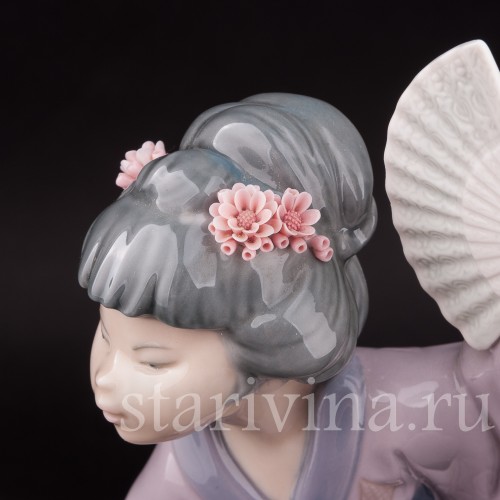 Фарфоровая фигурка девушки Гейша, танец с веерами, Lladro, Испания, 1978 год.