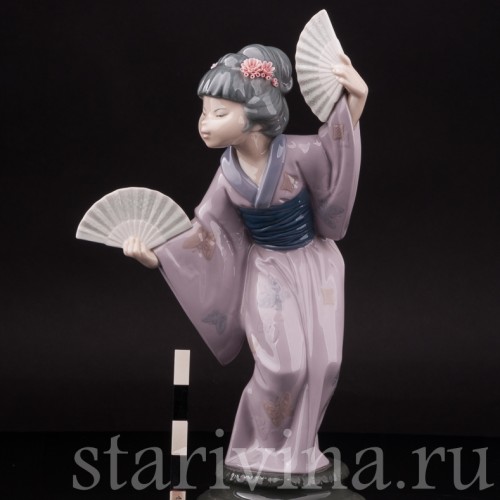 Фарфоровая фигурка девушки Гейша, танец с веерами, Lladro, Испания, 1978 год.