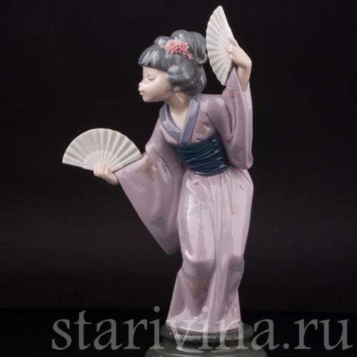 Фарфоровая фигурка девушки Гейша, танец с веерами, Lladro, Испания, 1978 год.