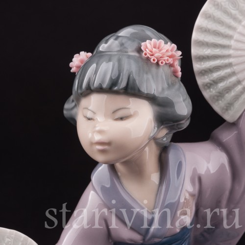 Фарфоровая фигурка девушки Гейша, танец с веерами, Lladro, Испания, 1978 год.