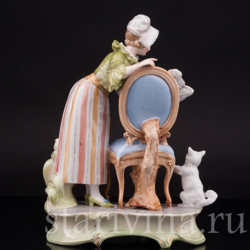 Фарфоровая статуэтка Горничная с кошкой, Volkstedt, Германия, кон. 19 в.