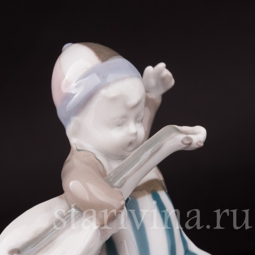 Фигурка мальчика из фарфора Маленький музыкант, Goebel, Германия, нач. 20 в.
