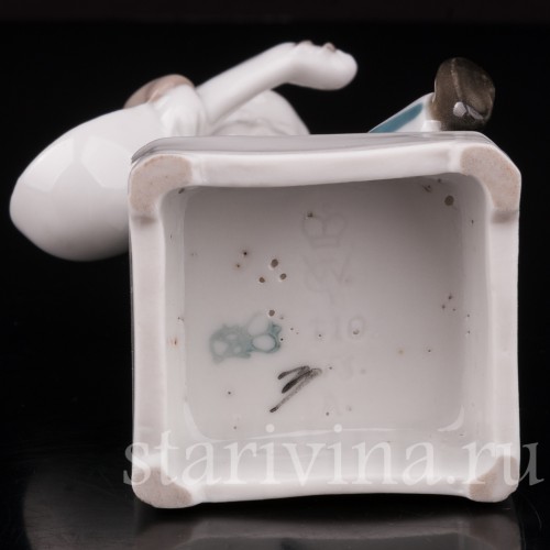 Фигурка мальчика из фарфора Маленький музыкант, Goebel, Германия, нач. 20 в.