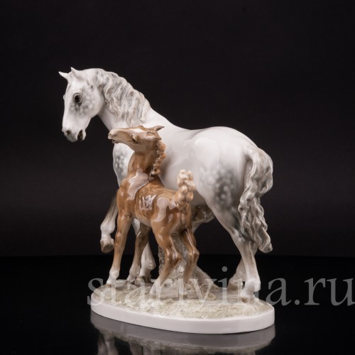 Фарфоровая фигурка Лошадь с жеребёнком, Hutschenreuther, Германия, сер. 20 в.