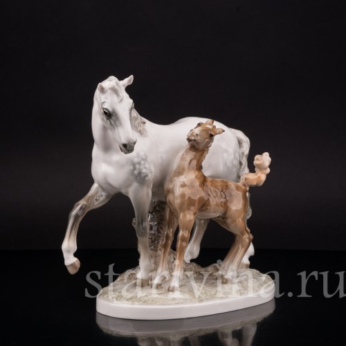 Фарфоровая фигурка Лошадь с жеребёнком, Hutschenreuther, Германия, сер. 20 в.