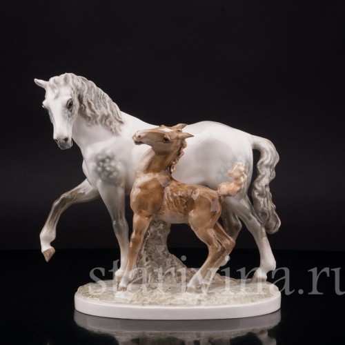 Фарфоровая фигурка Лошадь с жеребёнком, Hutschenreuther, Германия, сер. 20 в.