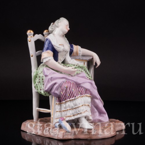 Фарфоровая фигурка девушки Спящая Луиза, Royal Wien, Австрия, 1846 год.