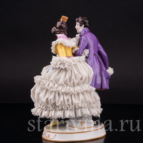 Фарфоровая статуэтка Пара на прогулке, кружевная, Muller & Co, Германия, перв. пол. 20 в.