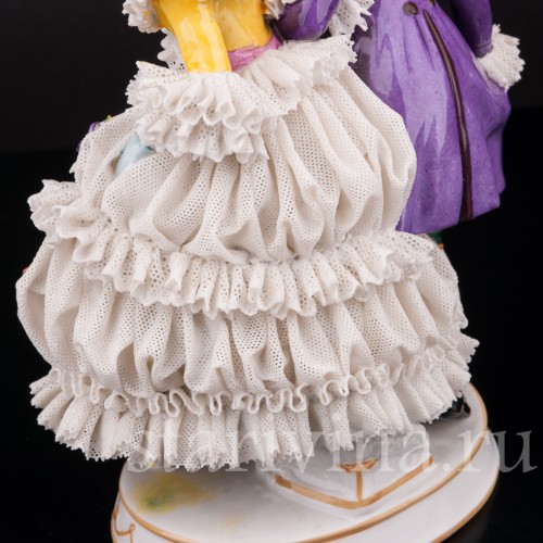 Фарфоровая статуэтка Пара на прогулке, кружевная, Muller & Co, Германия, перв. пол. 20 в.